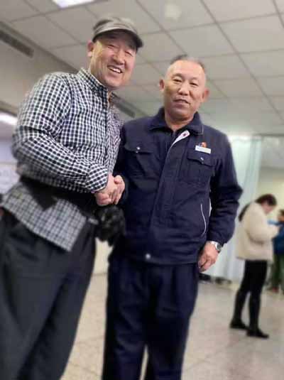 1576566602134332.jpg 車長(zhǎng)成“網(wǎng)紅” 刷爆朋友圈的“最美司機(jī)”在這里.jpg