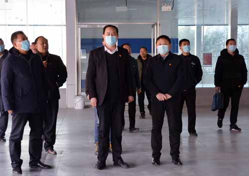 市交通運輸局黨組書記、局長彭仁來一行元旦期間深入公交調研