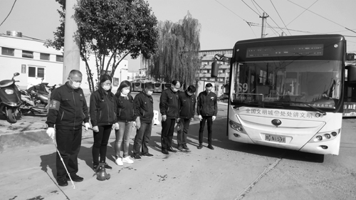 這一刻，洛陽公交人深切哀悼